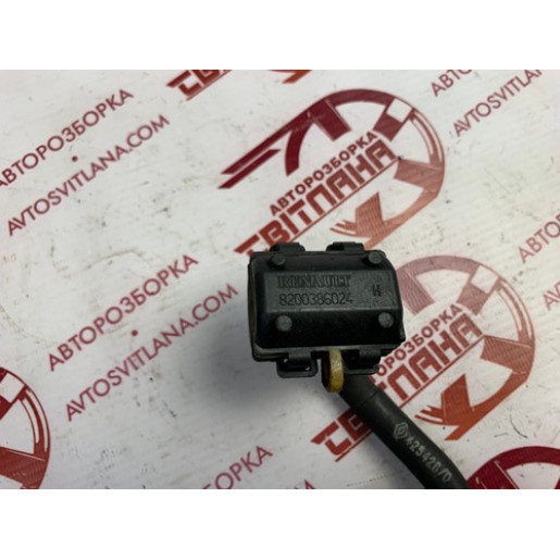 Вакуумна трубка Renault Trafic 2006-2014 2.0 DCI 8200386024